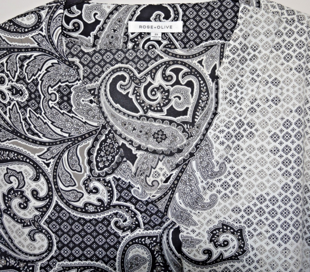 Rose + Olive Silky V Neck Blouse Tunic Black Gray Flourish 3/4 Sleeve Boho 2X - Picture 2 of 3